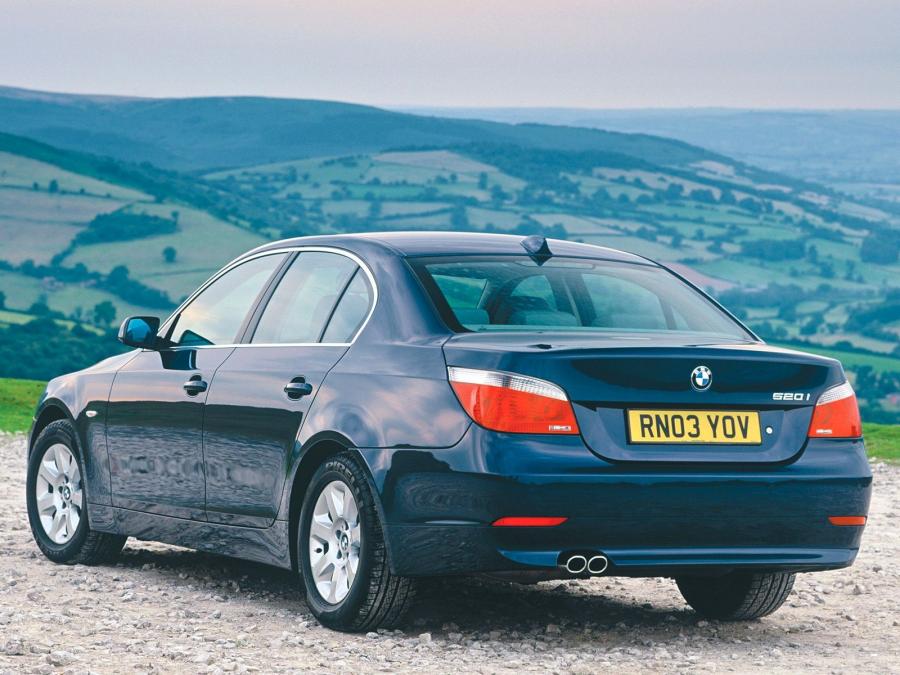  BMW 520i Sedan 2003 года  (UK) (фото 6 из 12)